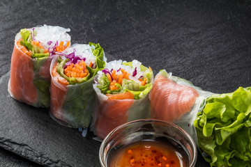 ベトナムの生春巻き　 Vietnamese straight spring roll © norikko