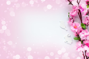 Kirschblüte mit Osterhase und schönen Hintergrund