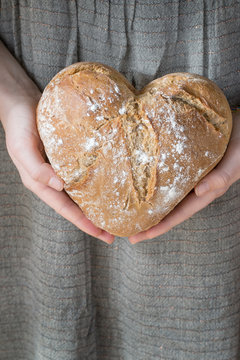 Frisches Brot (Herzform)