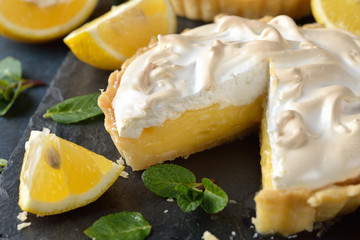 Lemon pie with meringue © olyina