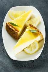 Lemon cheesecake