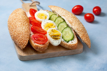 sandwich with vegetables, egg