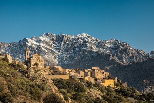 Fototapeta Village of Montemaggiore and Monte Grosso in Corsica