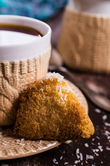 Triangular cookies with coconut