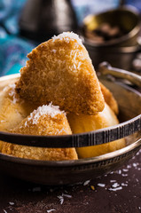 Triangular cookies with coconut