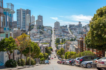Streets with the slope in San Francisco, California, USA - obrazy, fototapety, plakaty