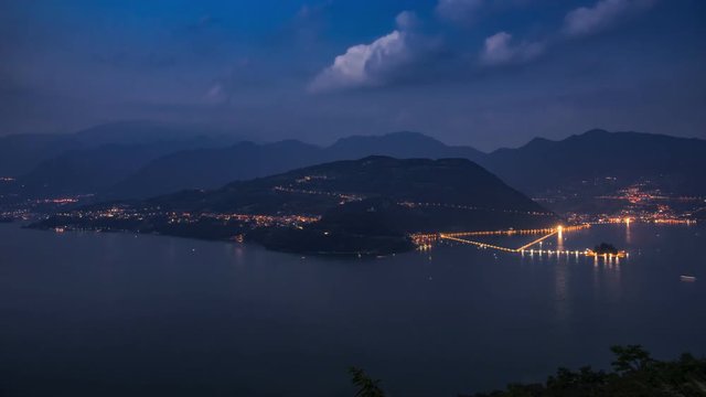 Christo&rsquo;s Walkway on the waters of Montisola