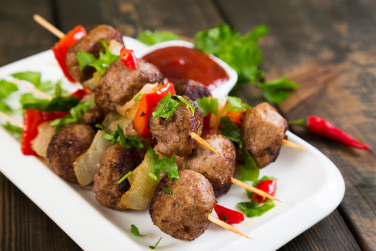 Kebab with meat balls and vegetables