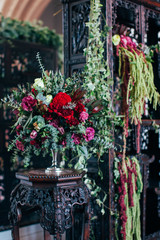 Trendy wedding flower decor in boho style
