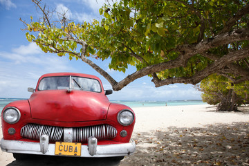 Cuba : voiture sur la plage