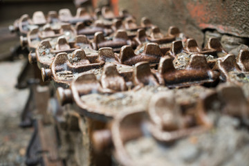 Continuous tracks of the bulldozer © rootstocks