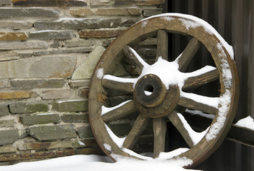 Fototapeta na wymiar Old wheel from cart