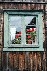 Fototapeta na wymiar Wooden old window