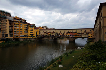 Obraz premium Ponte Vecchio over Arno river in Florence, Italy