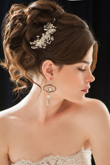 девушка у окна