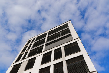 Fototapeta premium Modernes Bürogebäude - Fassade