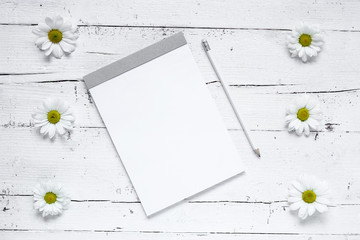 Clipboard with flowers