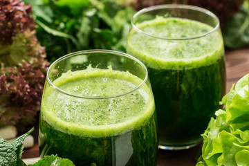 Smoothie from arugula, lollo rossa, spinach, lettuce and mint