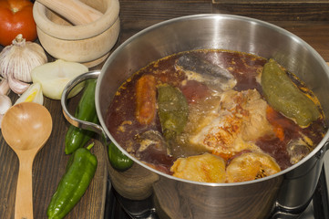 Potaje de garbanzos con vegetales y carne de cerdo