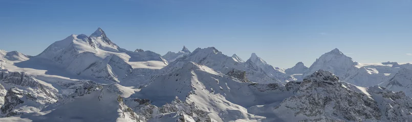 Crédence de cuisine en verre imprimé Cervin Panoramic view of the Swiss alps from the Bella Tola peak.