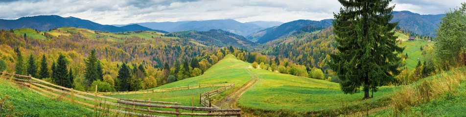 Photo sur Plexiglas Panoramique Autumn mountain panorama