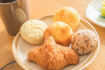 朝食の色々なパン