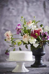 Cake with flowers 