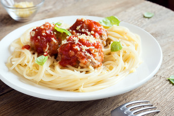Spaghetti pasta with meatballs