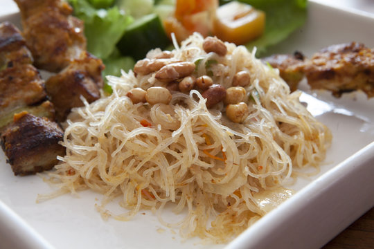Balinese Noodles with Peanuts