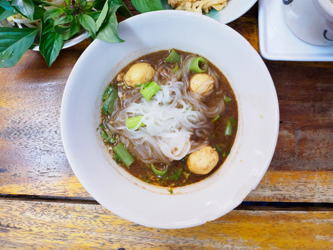 thai style meat ball noodle soup