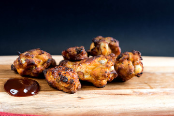 fried chicken wings with sauce