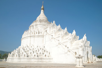 Fototapeta na wymiar White stupa Hsinbyume Pagoda closeup. Mingun, Myanmar