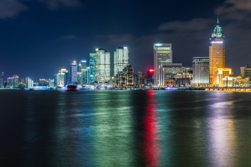 Obraz premium landmarks of Shanghai with Huangpu river in China.