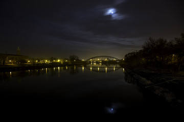 Beleuchtete Sternbr&uuml;cke in Magdeburg