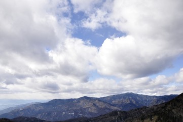 Obraz premium 山と雲