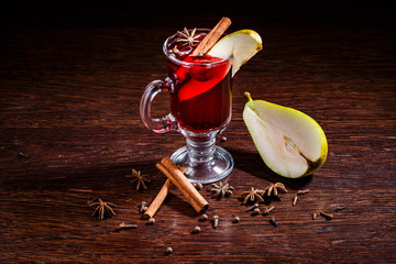 Pear mulled cider with vanilla - 137640521