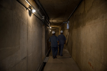 Obraz na płótnie Canvas Survey in Tunnel 