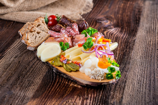 Brettljausn - Wurst und Käse Platte - Jause
