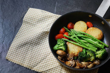 Vegetable gill on pan