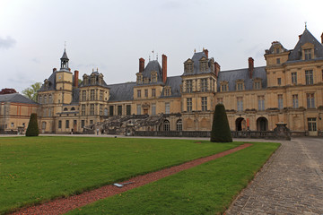 Fototapeta na wymiar Fontainebleau palace, France 