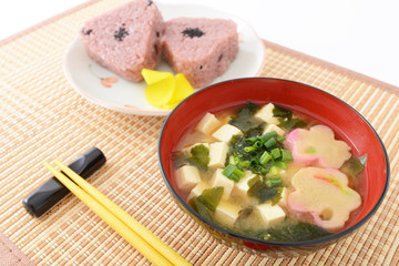 美味しい赤飯と味噌汁
