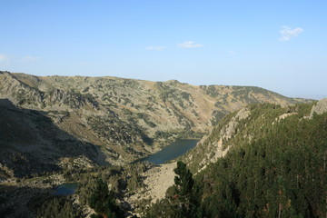 Fototapeta na wymiar Lac de Nohèdes dans les Pyrénées orientales