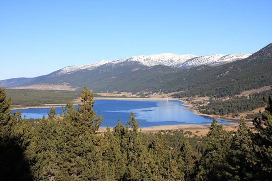 Lac de matemale dans les Pyr&eacute;n&eacute;es orientales