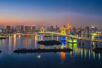 Poster Uitzicht op de skyline van de stad Tokyo in Odaiba-Tokyo, Japan © orpheus26
