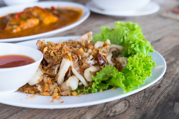 Fried squid with garlic pepper