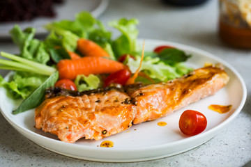Grilled Salmon with salad