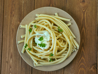 macaroni with mozzarella cheese
