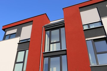 Wohnhaus mit modernem Fassadenanstrich