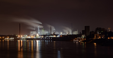 Fototapeta na wymiar Hafen Duisburg Ruhrort