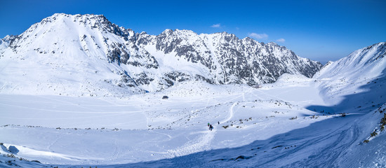 Obraz premium Five ponds valley - winter panorama